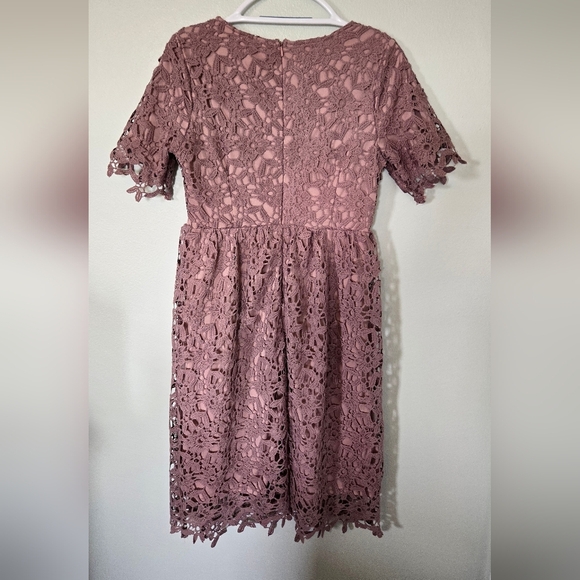 Wren & Ivory Mauve Lace Dress Size Medium - Picture 2 of 11